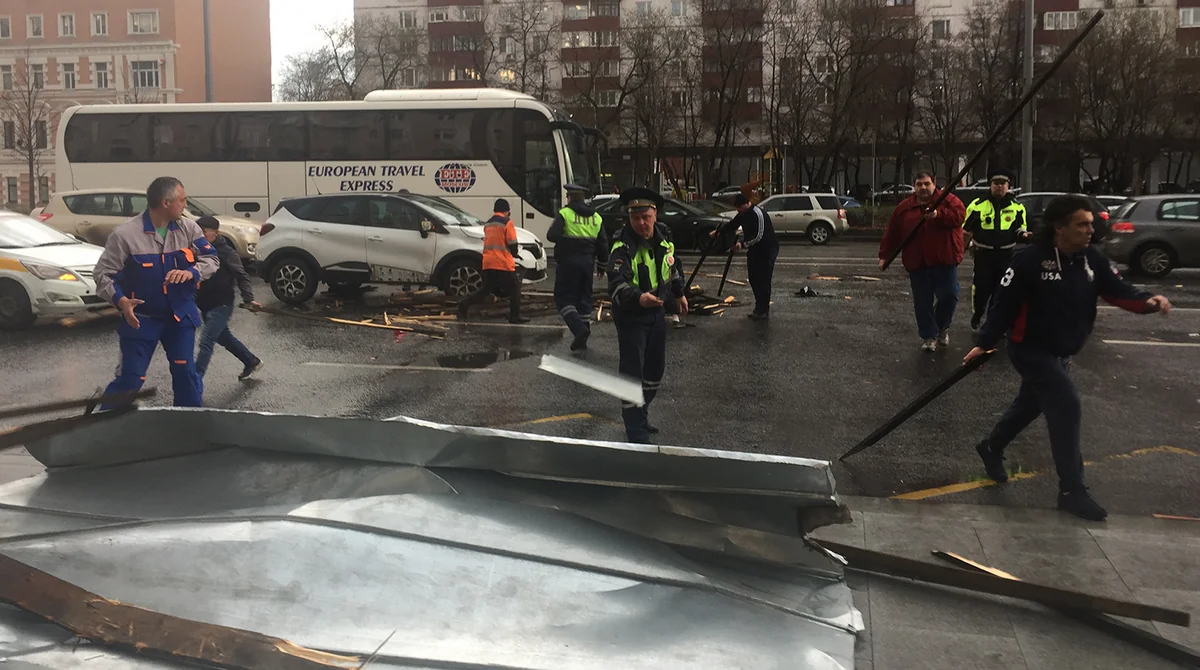 В Москве во время урагана погиб ребенок и мужчина - ОБНОВЛЕНО