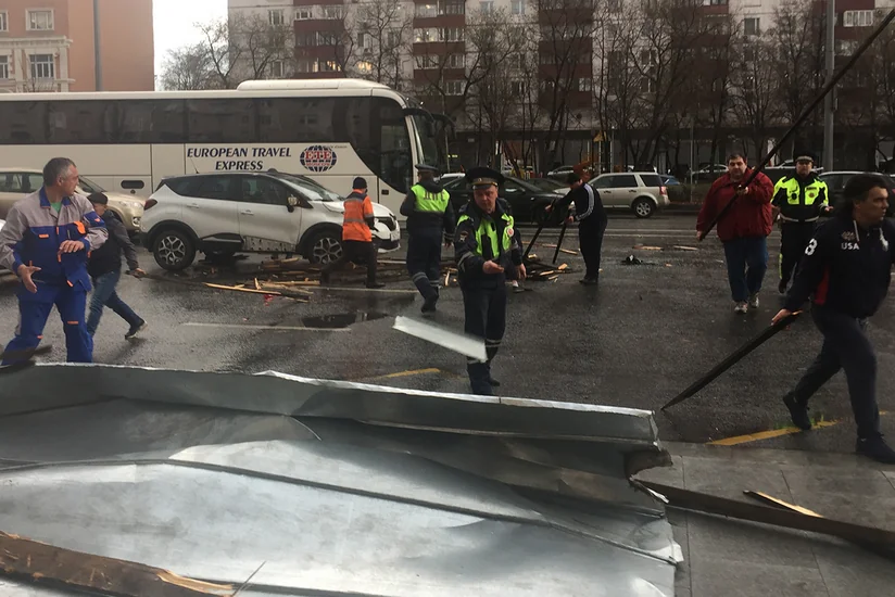 В Москве во время урагана погиб ребенок и мужчина - ОБНОВЛЕНО