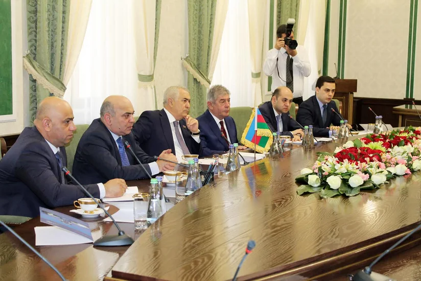 Azərbaycan dəmir yolları sahəsində Özbəkistanla əlaqələri genişləndirir