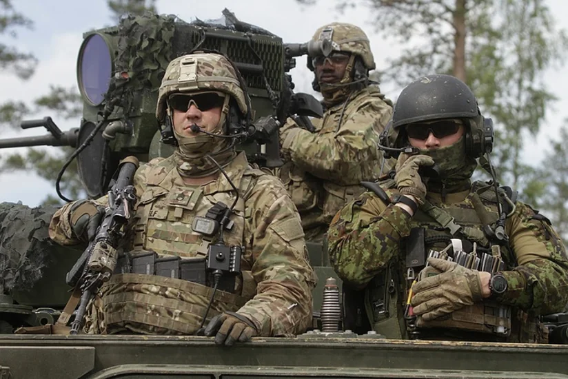 Britaniya Estoniyaya 800 hərbçi və texnika yerləşdirəcək