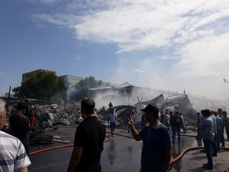 Bakıda “Taxta bazarı” yanıb - VİDEO - YENİLƏNİB