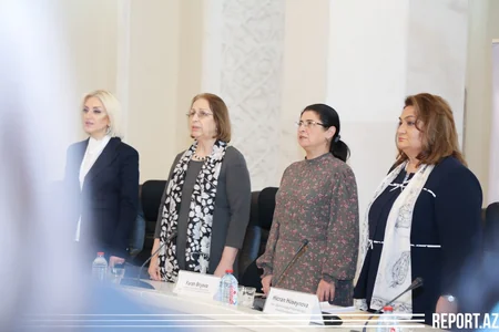 Prezident mükafatları qadınlara təqdim olundu - FOTO
