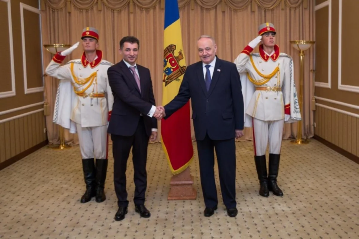 Qüdsi Osmanov etimadnaməsini Moldova prezidentinə təqdim edib