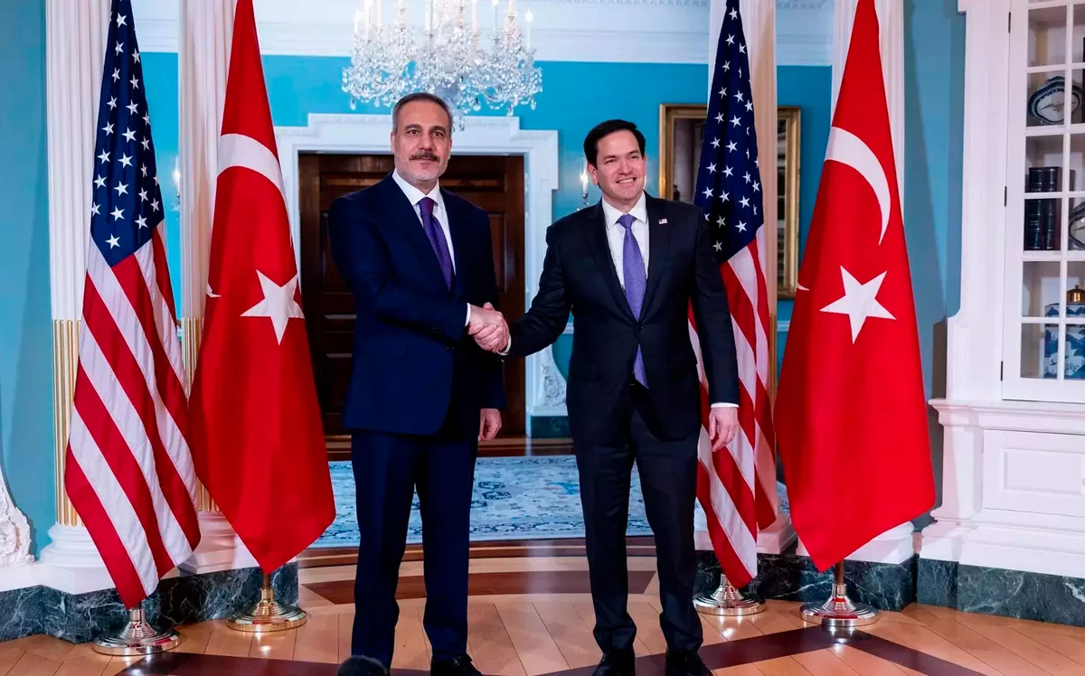 Hakan Fidan ABŞ Dövlət katibi ilə Rusiya-Ukrayna müharibəsini müzakirə edib