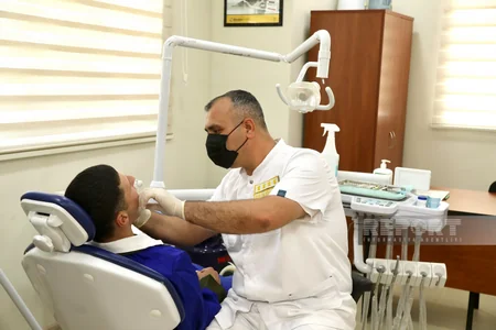 Gecə-gündüz sağlamlıq keşiyində dayananlar - Hərbi hospitaldan REPORTAJ