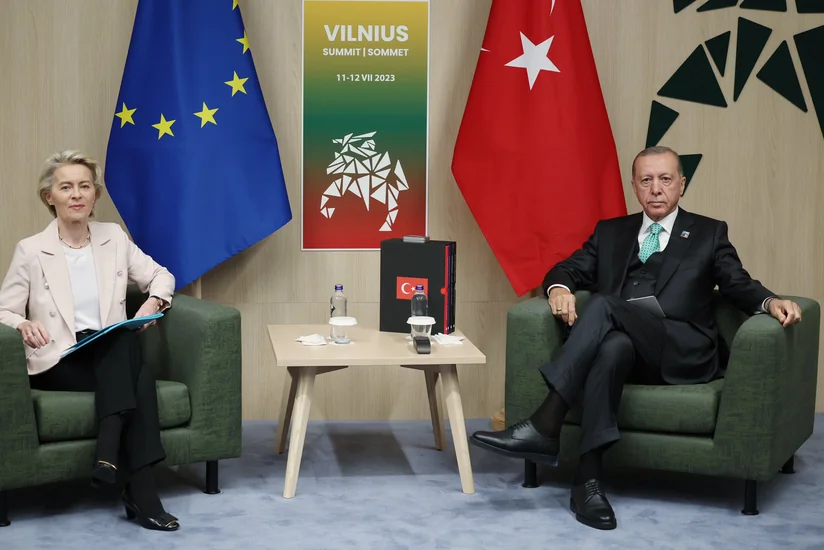 Ərdoğan Avropa Komissiyasının rəhbəri ilə görüşüb
