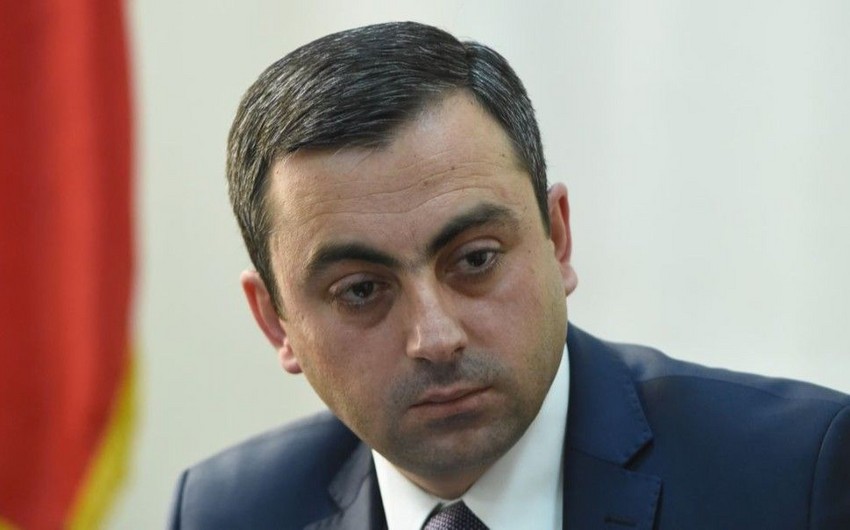 Paşinyanı tənqid edən müxalifətçi Ermənistandan xaricə buraxılmır