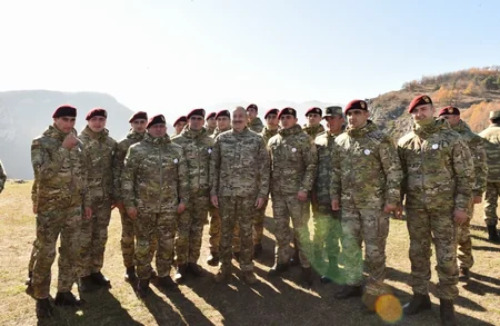 Ali Baş Komandan İlham Əliyev Şuşada hərbçilər qarşısında çıxış edib