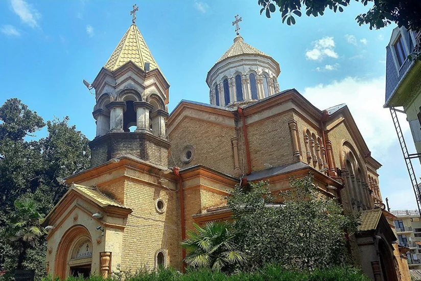 Gürcüstanda erməni kilsəsində qanunsuz qazıntı işləri aparılıb - FOTO