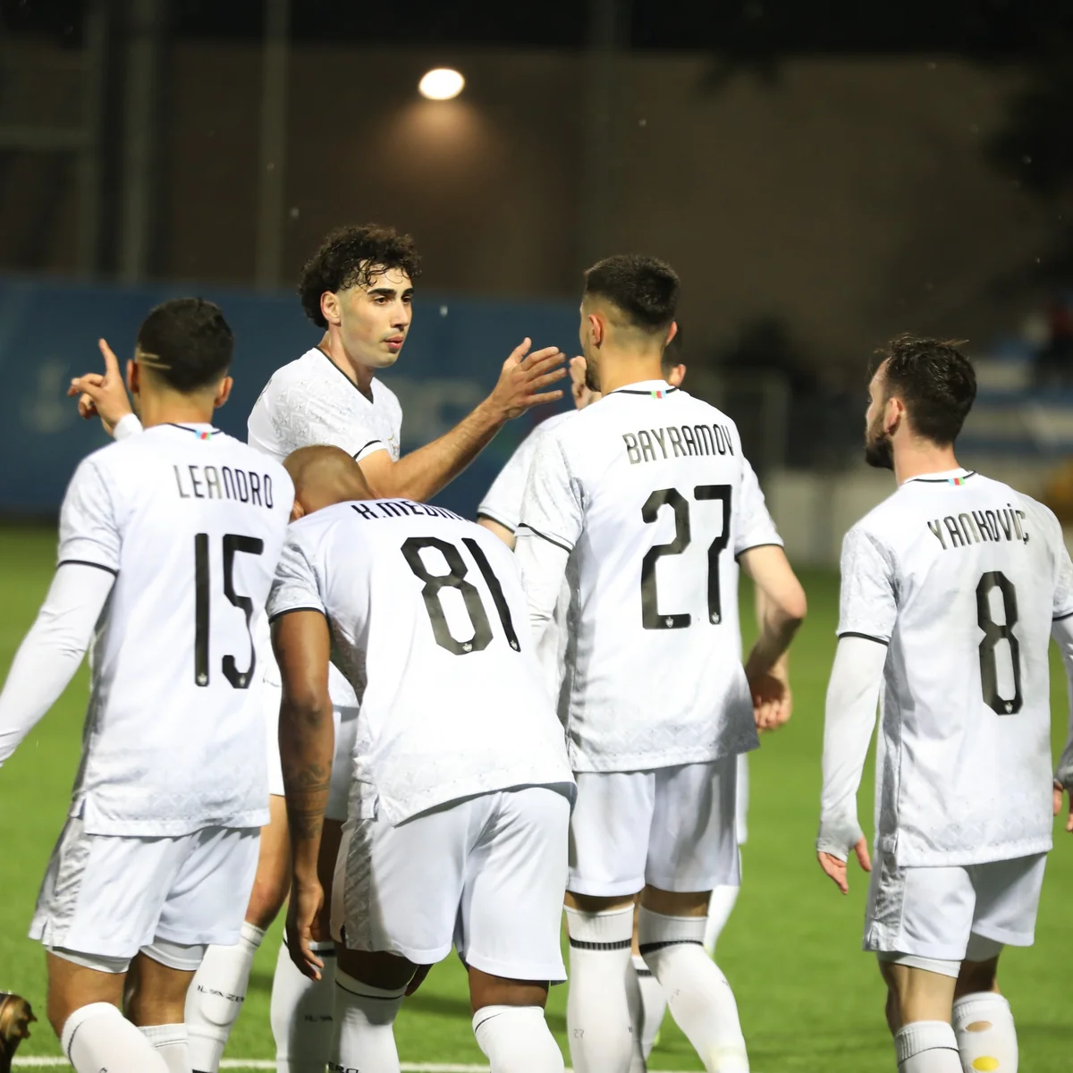 Qarabağ Neftçinin rekordunu təkrarlayıb
