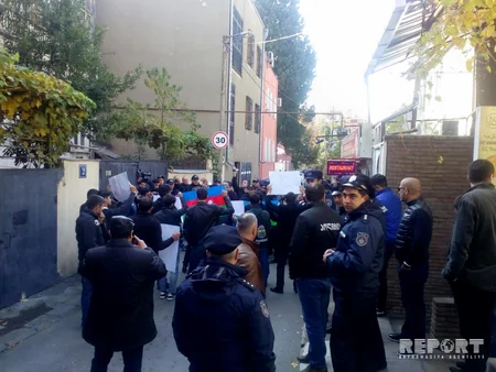 Azerbaijani activists protest in front of Armenian embassy in Tbilisi