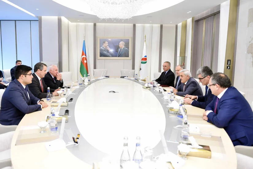 SOCAR-la “DeGolyer and MacNaughton” şirkəti arasında müqavilə imzalanıb