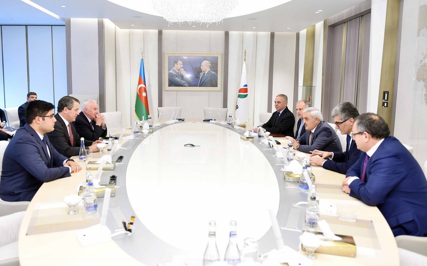 SOCAR-la “DeGolyer and MacNaughton” şirkəti arasında müqavilə imzalanıb