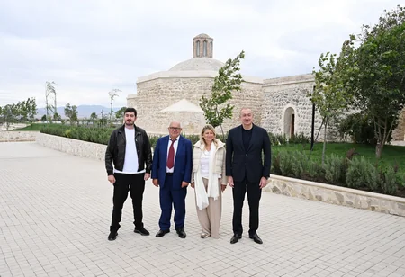 İlham Əliyev Ağdam şəhərində İmarət Kompleksinin bərpadan sonra açılışında iştirak edib - YENİLƏNİB