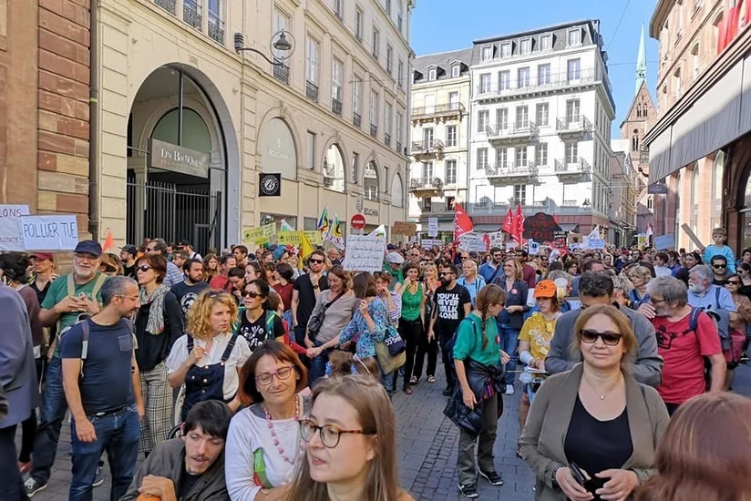 Parisdə “Sarı jiletlilər”in aksiyası zamanı 123 nəfər saxlanılıb