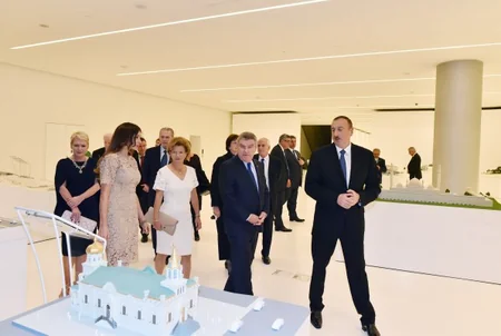 Azərbaycan Prezidenti və xanımı Avropa Olimpiya Komitəsinin 43-cü Baş Assambleyasının iştirakçılarının şərəfinə verilən ziyafətdə iştirak ediblər