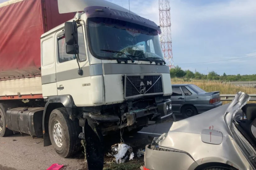 В Таджикистане в результате ДТП с грузовиком погибли 10 человек