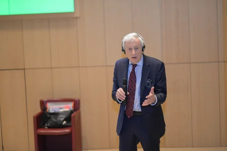 Mətbuat xidmətlərinin rəhbərləri üçün təşkil edilən master-klasın iştirakçılarına sertifikatlar təqdim olunub