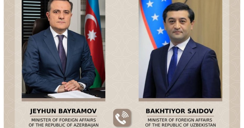 Azerbaijani and Uzbek FMs discuss regional issues in phone call