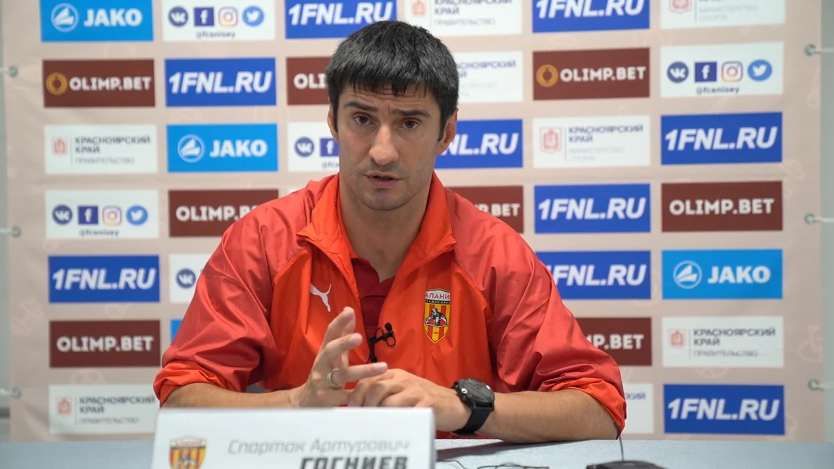 Hakimi vuran baş məşqçiyə sərt cəza verildi