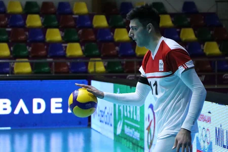Azərbaycan çempionatının oyunları sükutla başlayıb, voleybolçular meydana qara sarğı ilə çıxıblar