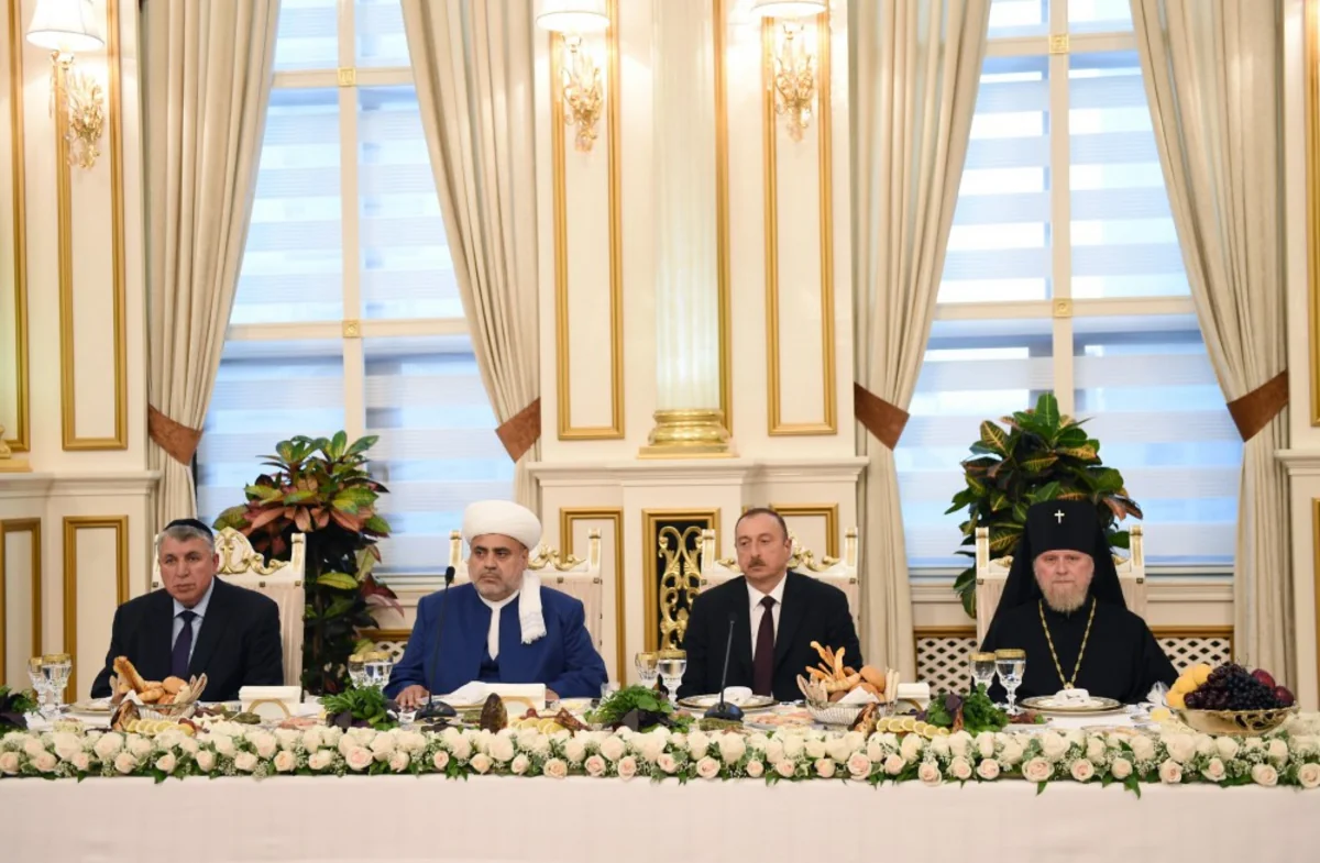 ​İlham Əliyev Ramazan ayı münasibətilə iftar mərasimində iştirak edib