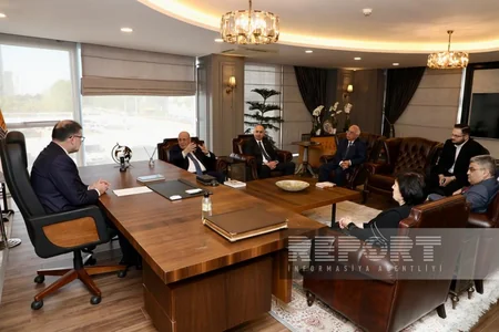 Azərbaycan nümayəndə heyəti AK Partinin İzmir təşkilatını ziyarət edib