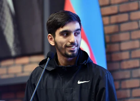 Fərid Qayıbov ötən ay beynəlxalq turnirlərdə medal qazanmış idmançılarla görüşüb