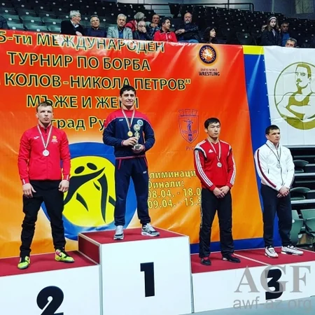 Azərbaycan güləşçiləri Bolqarıstan turnirinun ilk günündə 4 medal qazanıblar