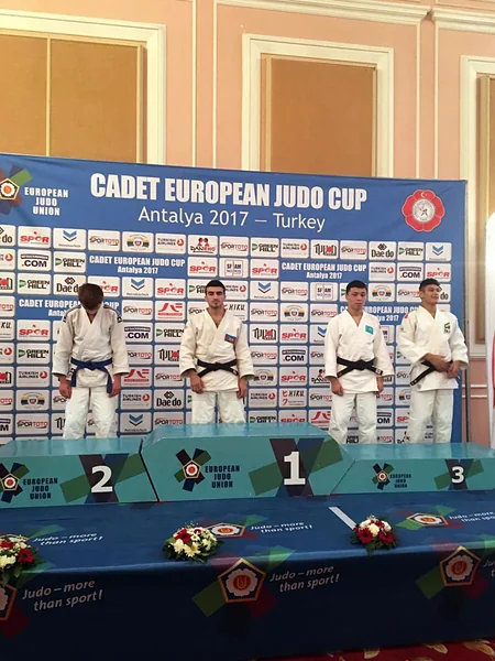 Yeniyetmə cüdoçularımız Antalyada 3 qızıl və 1 bürünc medal qazanıblar