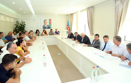 Binəqədidə yanan binanın sakinlərinə məişət əşyalarının verilməyəcəyi açıqlanıb