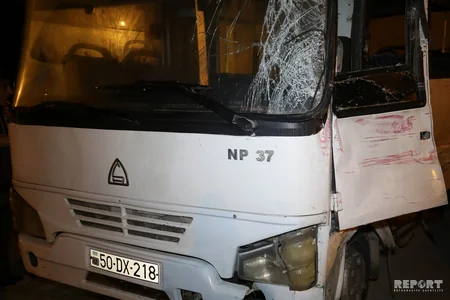 Abşeronda yük maşını sərnişin avtobusu ilə toqquşub, xəsarət alanlar var - FOTO