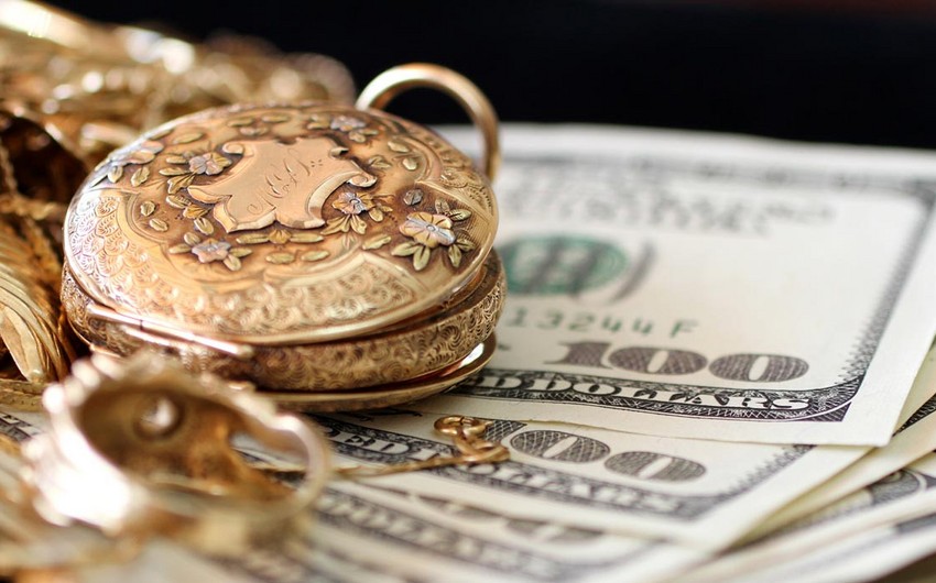 Bakıda mənzildən 20 min manatlıq qızıl və 5 min dollar oğurlanıb