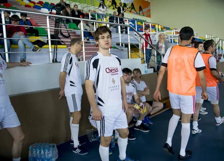 Şahmatçılar futbol oynadı