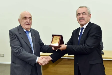 Neftçilərə Fəxri fərmanlar təqdim edilib