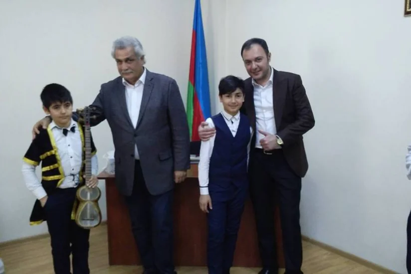 Akademik Milli Dram Teatrının aktyorları şagirdlərlə görüşüb