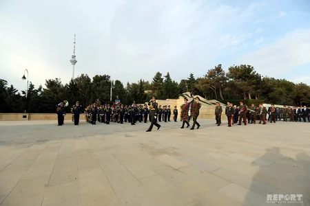 MDB ölkələrinin müdafiə nazirləri Şəhidlər xiyabanını ziyarət ediblər - FOTOREPORTAJ