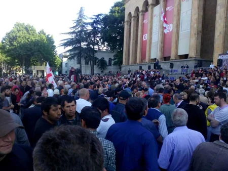 Tbilisidə kütləvi aksiyalar yenidən başlanıb