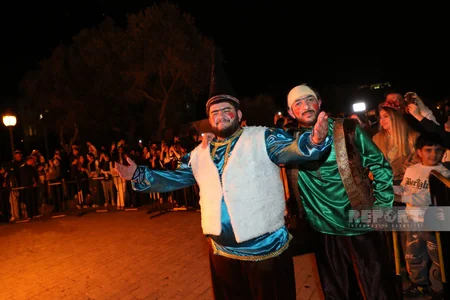 İçərişəhərdə təntənəli bayram tonqalı qalanıb