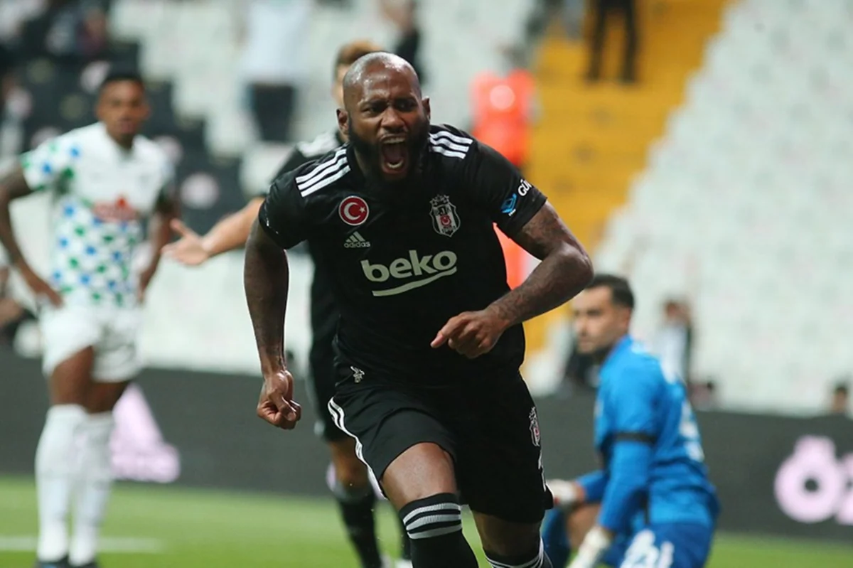 Beşiktaşın aparıcı futbolçusu 3 ay oynamayacaq
