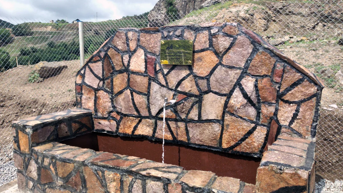 “AzerGold” Daşkəsənin Şadax kəndinə yeni su xətti çəkib