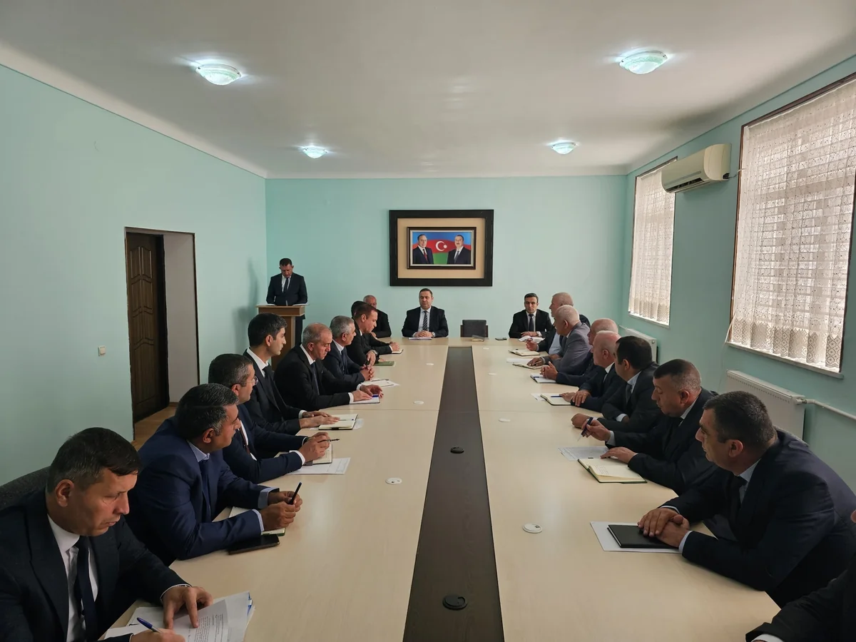 Naxçıvan Energetika Xidmətində payız-qış mövsümünə hazırlıqla bağlı kollegiya iclası keçirilib