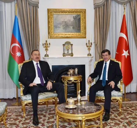 Prezident İlham Əliyev Türkiyənin Baş naziri Əhməd Davudoğlu ilə görüşüb
