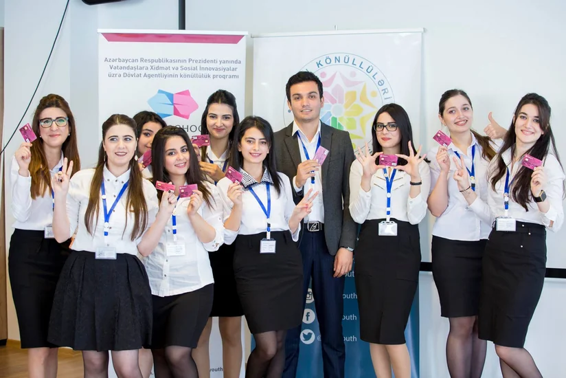 ASAN xidmət mərkəzlərində fəaliyyət göstərən könüllülərə bank kartları verilib