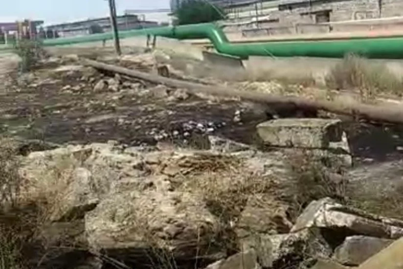 Bakıda neft kəmərlərinin ətrafındakı quru ot və kol-kos yanıb