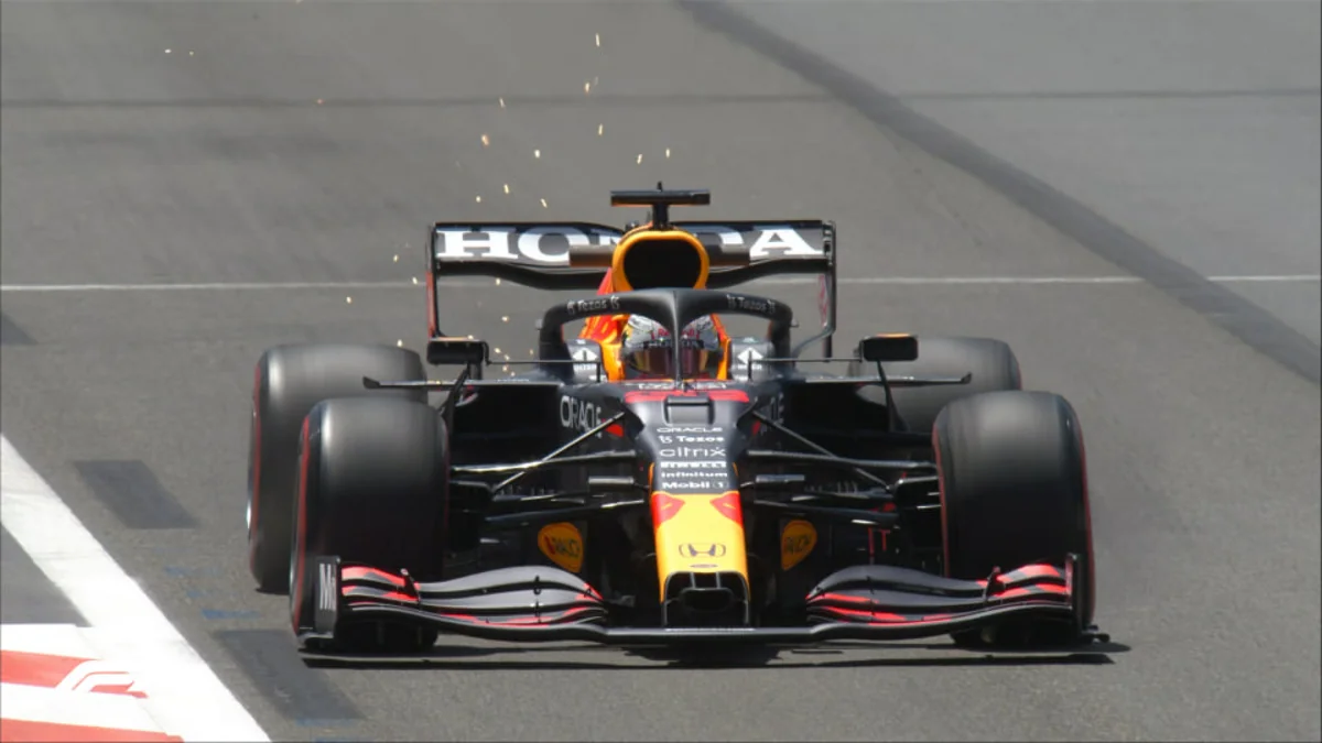 Formula 1: Bakıdakı ilk sərbəst yürüşü Ferstappen qazandı - YENİLƏNİB