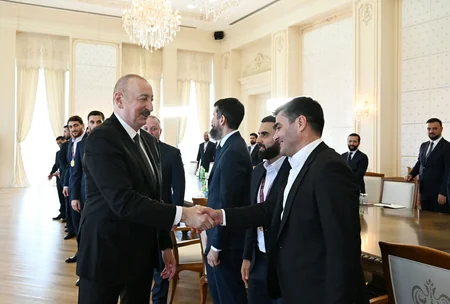 Президент Ильхам Алиев принял членов сборной Азербайджана по мини-футболу