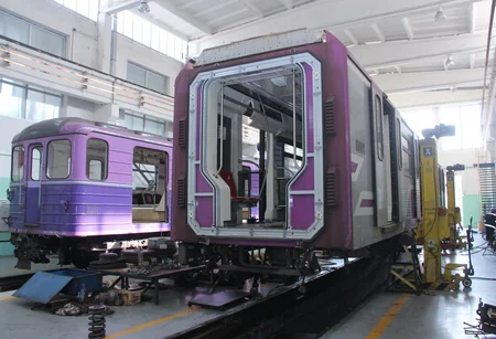 Bakı metrosu daha bir yeni nəsil qatarında ilk irihəcmli təmir aparır