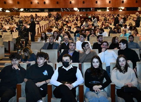 Heydər Əliyevin 100 illiyinə həsr olunan IX Gəncliyin səsi festivalı davam edir