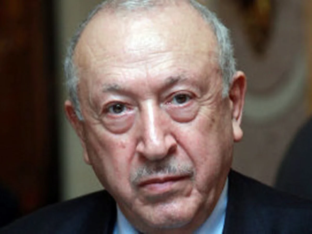 Bakıda Aleksandr Soljenitsının portreti əsasında toxunmuş xalça təqdim edilib